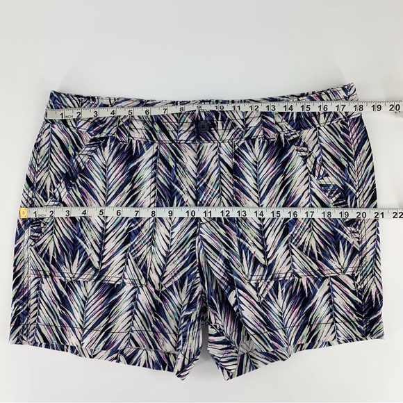 Banana Republic Factory Leaf Patterned Cotton High Rise Shorts, 12 - Picture 12 of 16